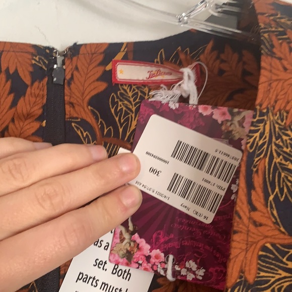 Fall Print Dress - Picture 6 of 6